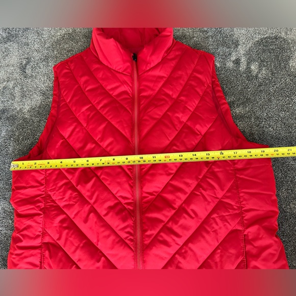 Lands' End Men’s Red Outdoor Warm Puffer Vest Quilted Packable, Size Medium - Picture 7 of 8